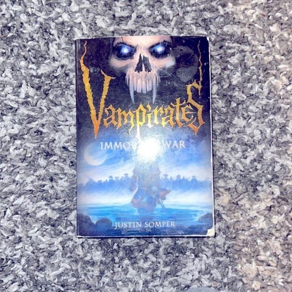 (3 for 20) BOOK| Vampirates Immortal war by Justin Somper - Picture 1 of 1